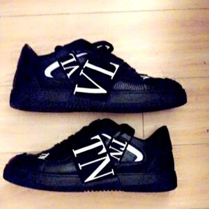 Valentino shoes size 10